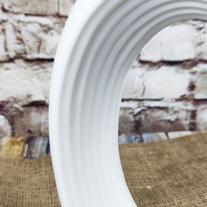 Porcelánová váza ovál- bílá 24 cm II. JAKOST