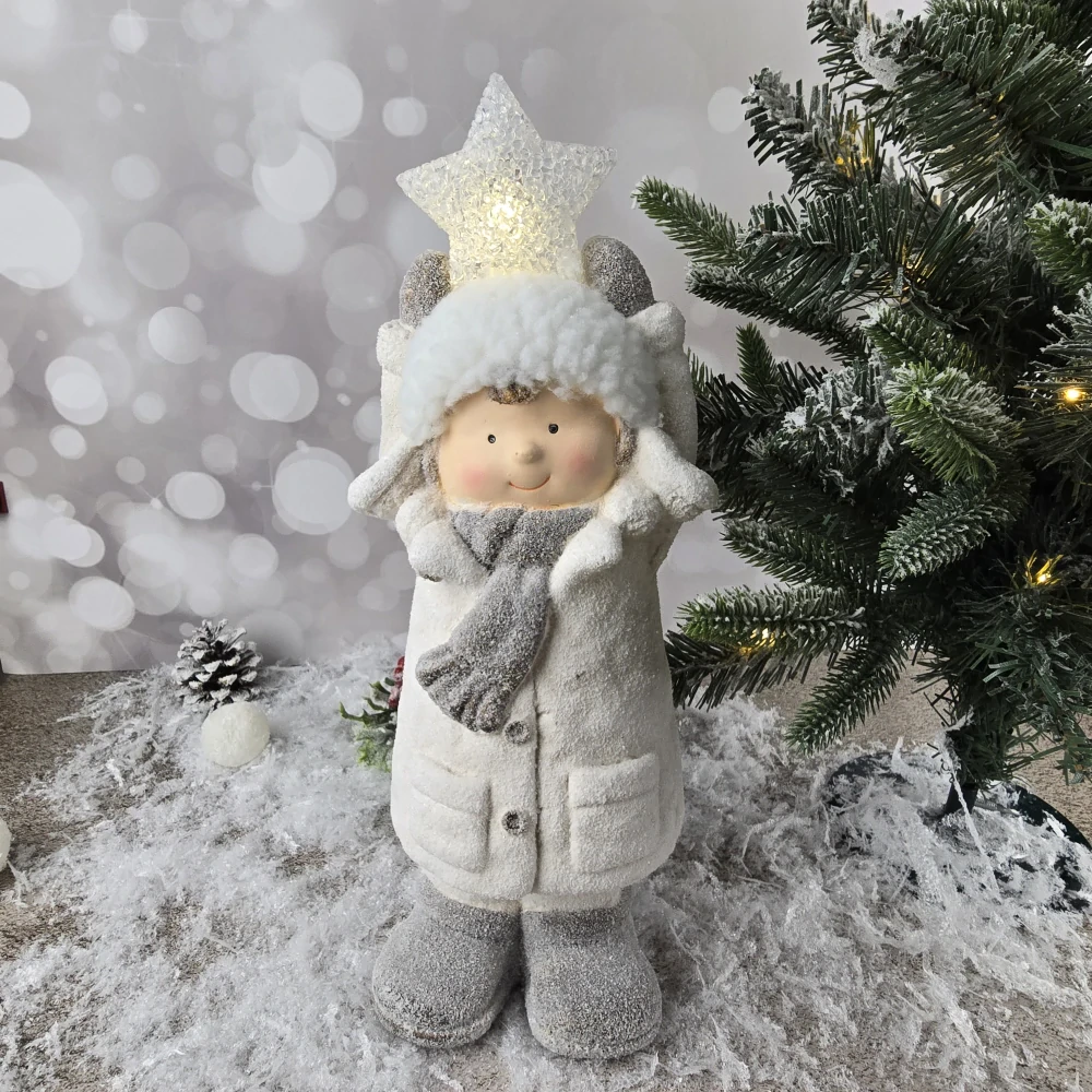 Figurka zimního dítěte s LED hvězdou- 38 cm
