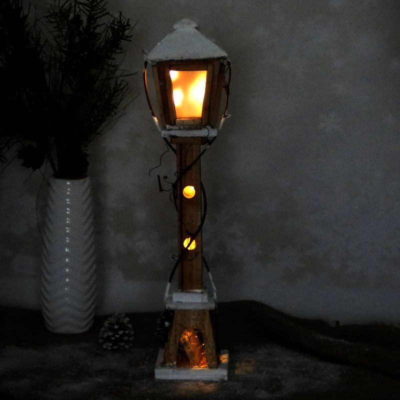 Zimní dekorace- dřevěná pouliční lampa s LED osvětlením, 60 cm