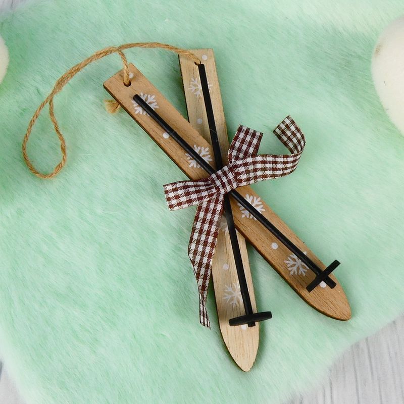 Závěsná vánoční dekorace- dřevěné lyže hnědé 15 cm