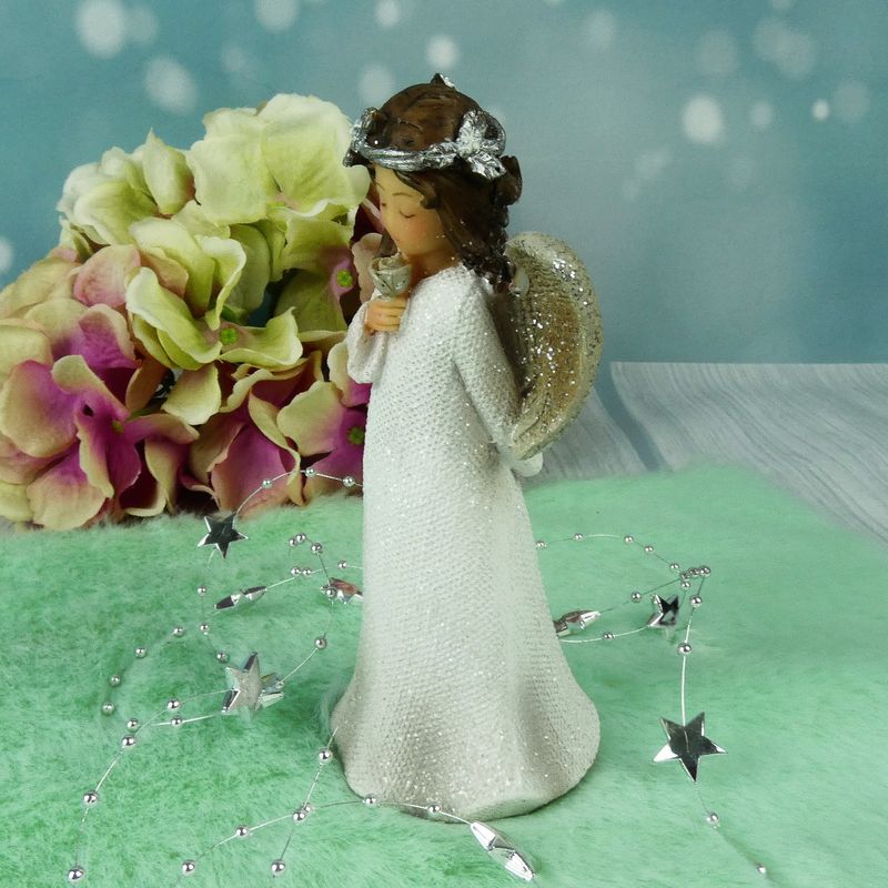 Andílek s věnečkem držící růžičku- figurka 14 cm