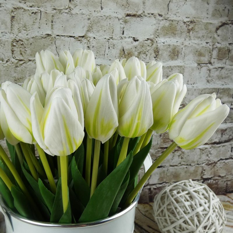 Umělé tulipány PU zeleno- bílé 40 cm, svazek 5 ks