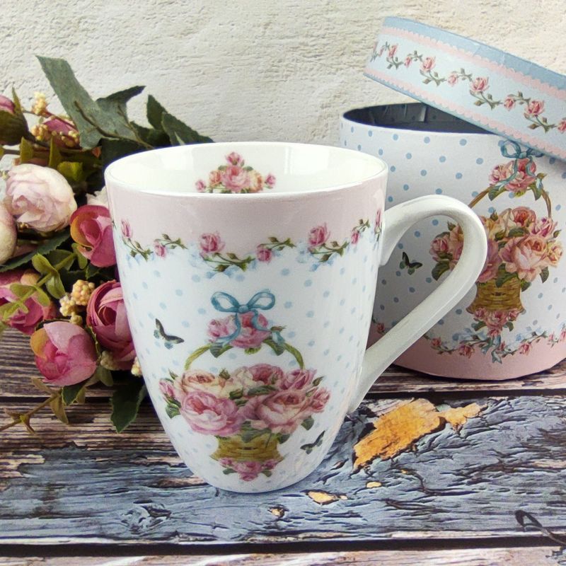 Porcelánový hrnek s motivem růžiček a motýlků- 300 ml