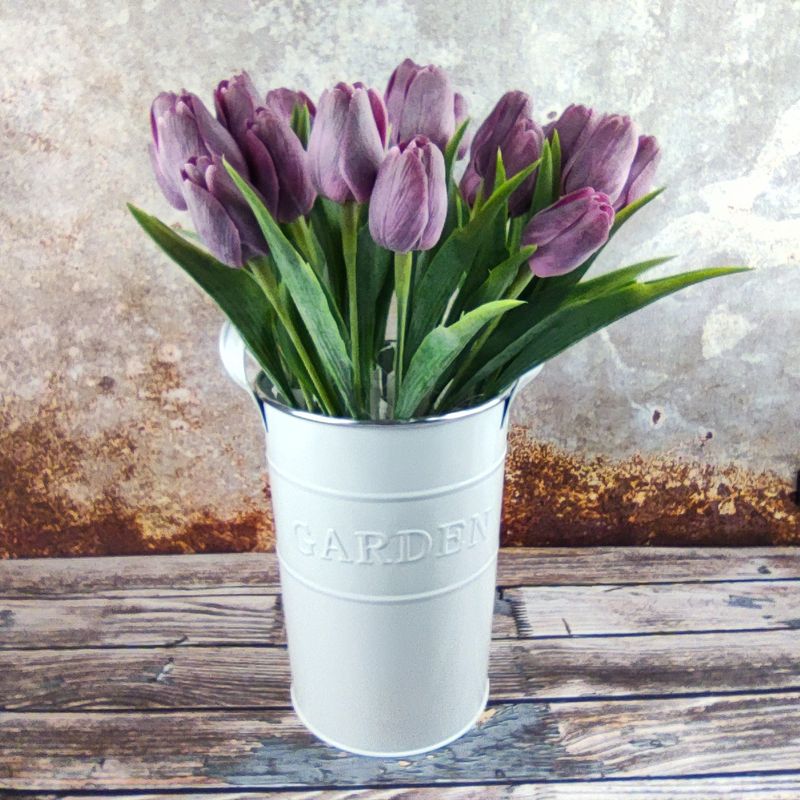 Bílá plechová váza s nápisem garden- 25 cm