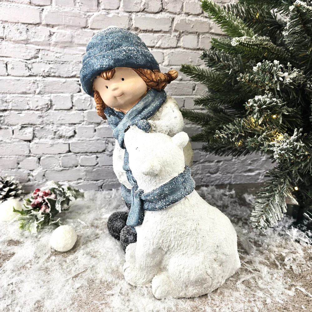 Figurka zimního dítěte- holka s medvídkem, 35 cm