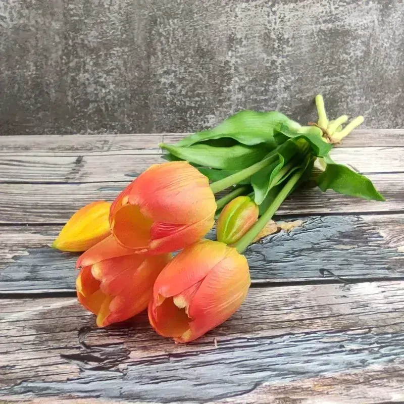 Umělé tulipány gumové (latexové) oranžové, 39 cm- svazek 5 ks