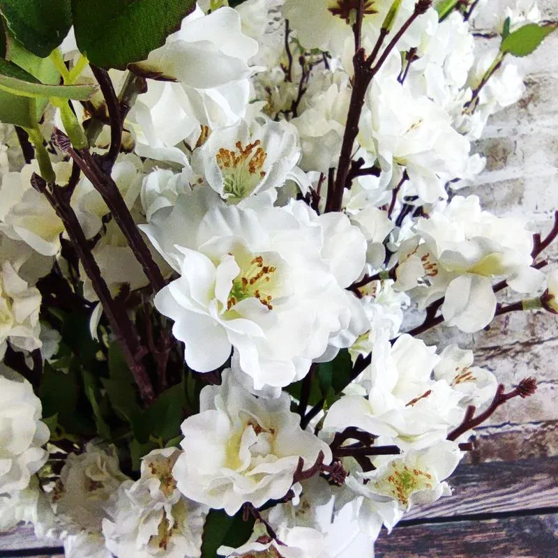 Umělá jabloňová větvička- bílá, 60 cm