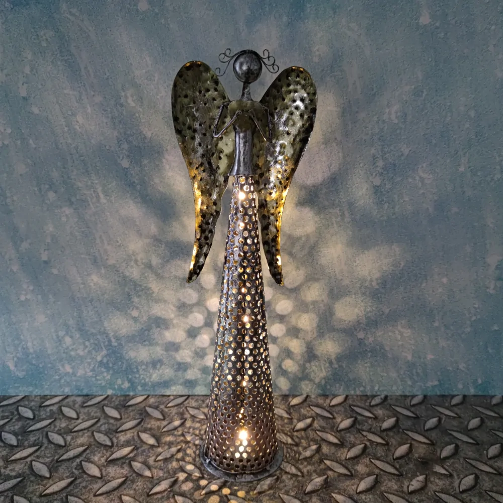 Kovový anděl stříbrný se zlatými křídly- se srdcem nahoře, LED, 41 cm