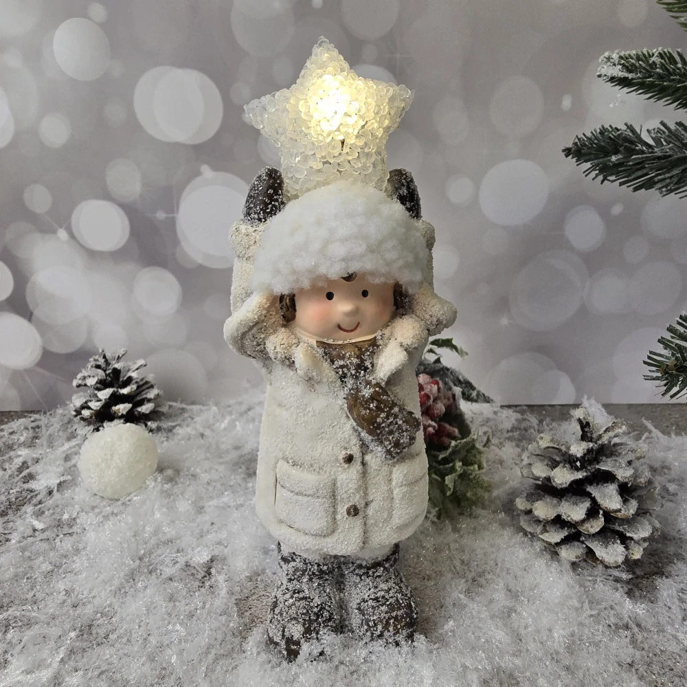 Figurka zimního dítěte s LED hvězdou- 22 cm