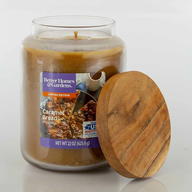 Vonná svíčka Better Homes & Gardens- Caramel Bread Pudding- 623 g