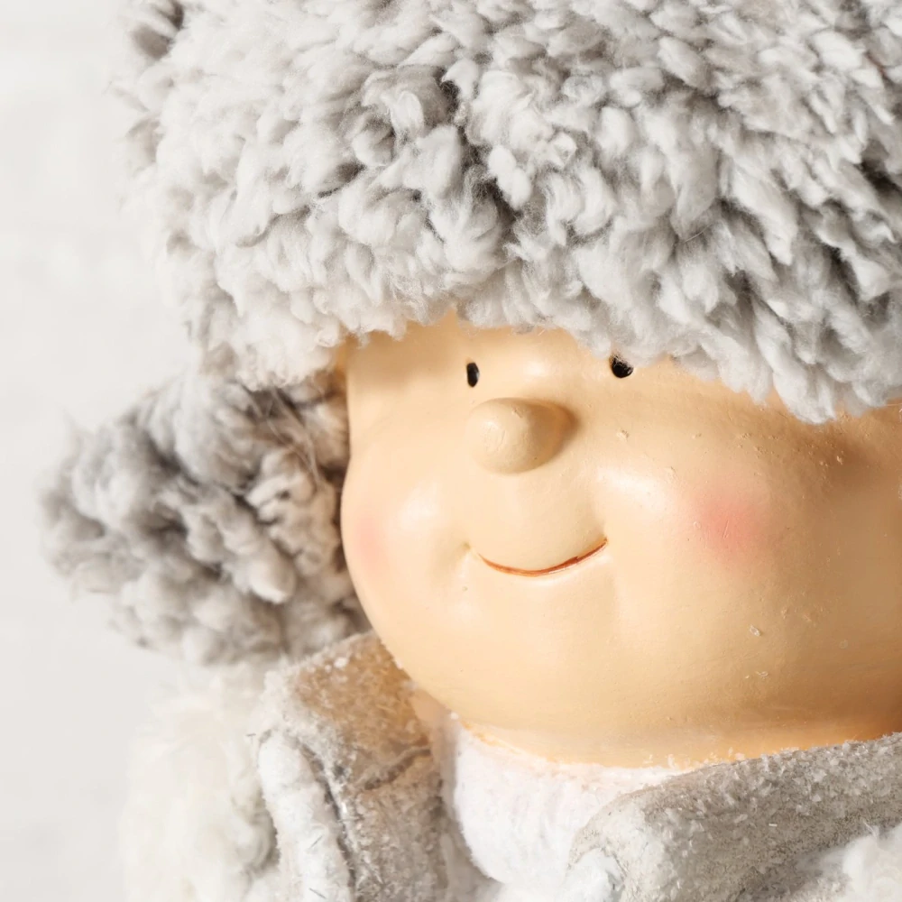 Figurka- zimní dítě- kluk v beranici 39 cm