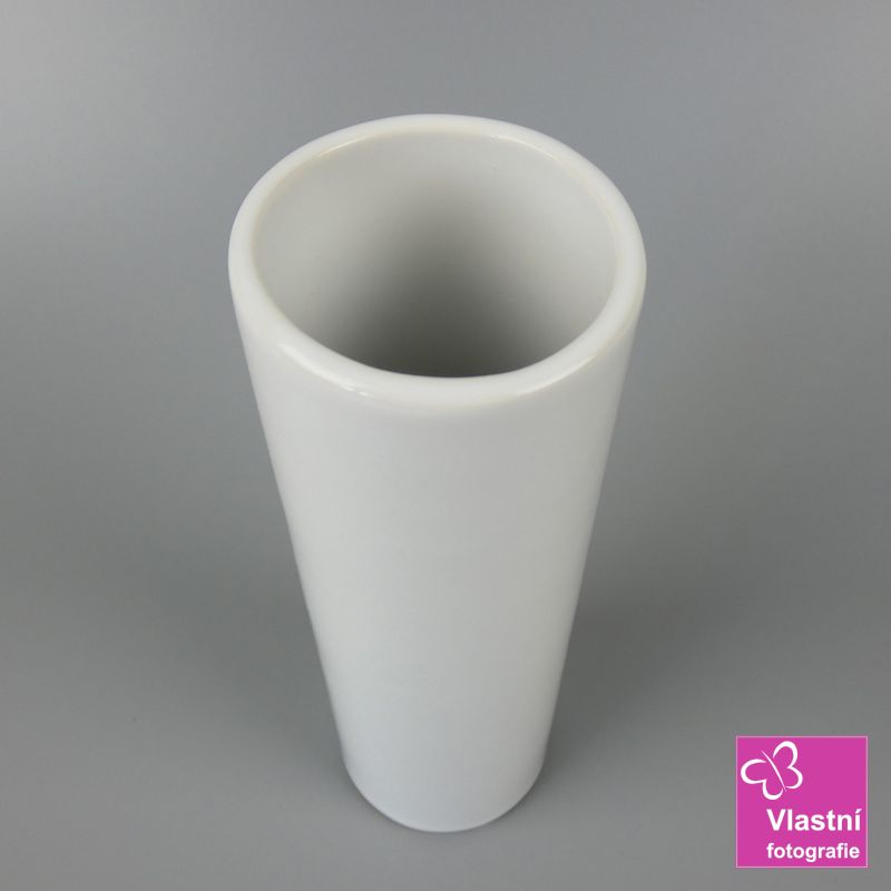 Bílá porcelánová váza Dolly- střední 18 cm