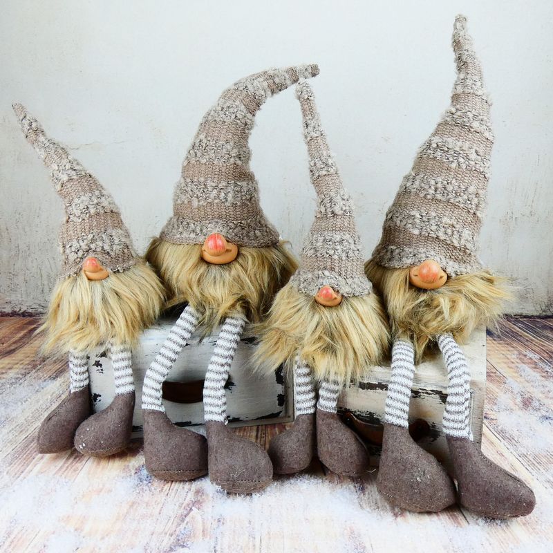 Vánoční figurka- plyšový skřítek s dlouhýma nohama 39 cm
