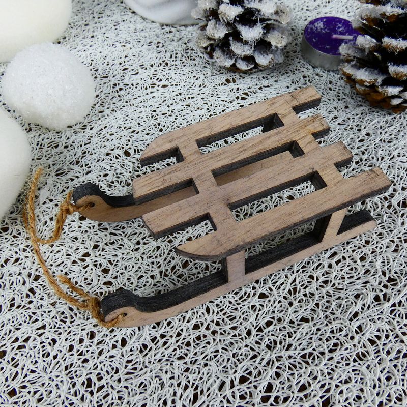 Dekorativní dřevěné sáňky hnědé- 12 cm
