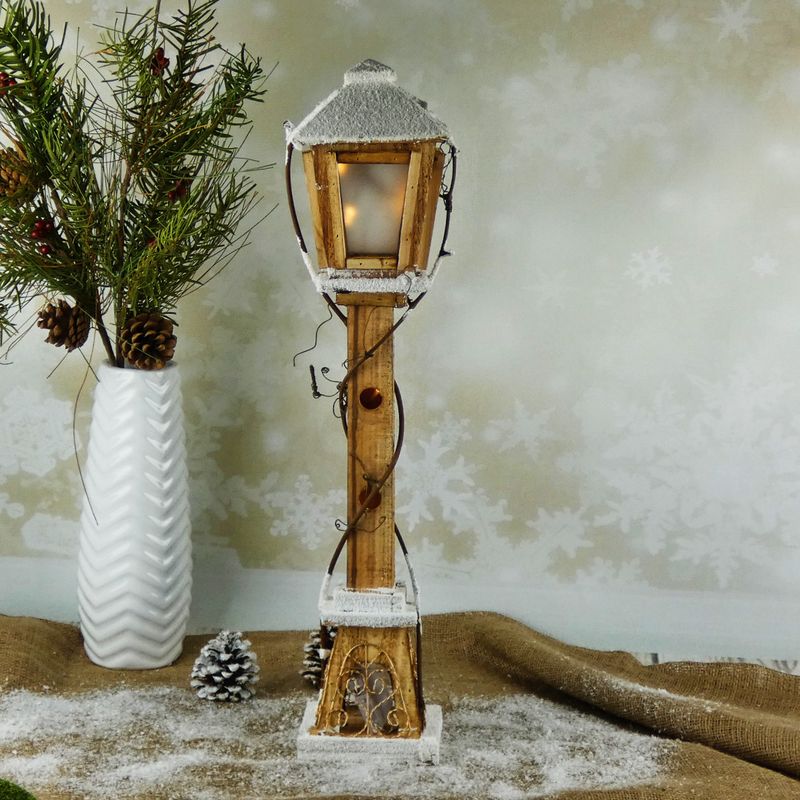 Zimní dekorace- dřevěná pouliční lampa s LED osvětlením, 60 cm