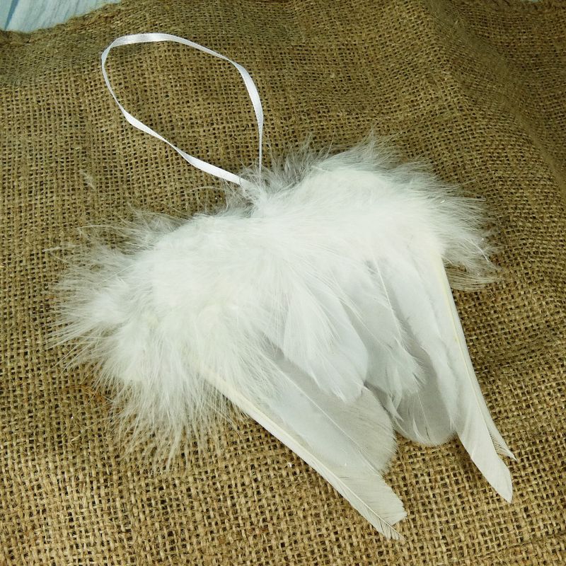 Bílá andělská křídla z peří na zavěšení- Paramit, 14 cm