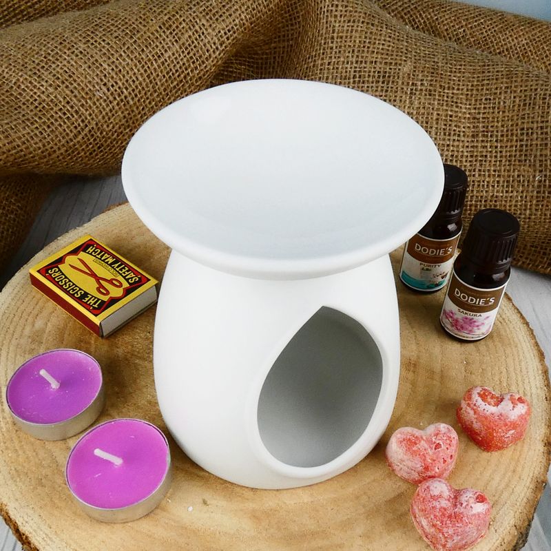 Bílá porcelánová aromalampa s matnou glazurou- 12 cm