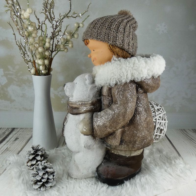 Vánoční figurka dítěte- velká holka v hnědém třpytivém kabátku s medvědem, 42 cm II. JAKOST