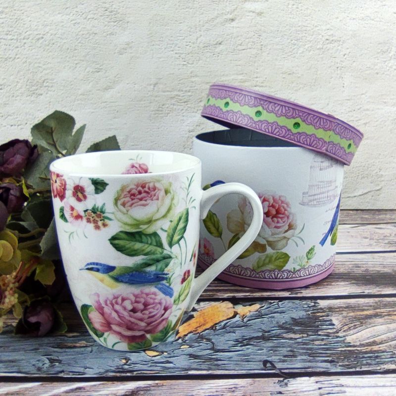 Porcelánový hrnek s motivem růží a ptáčků- 300 ml