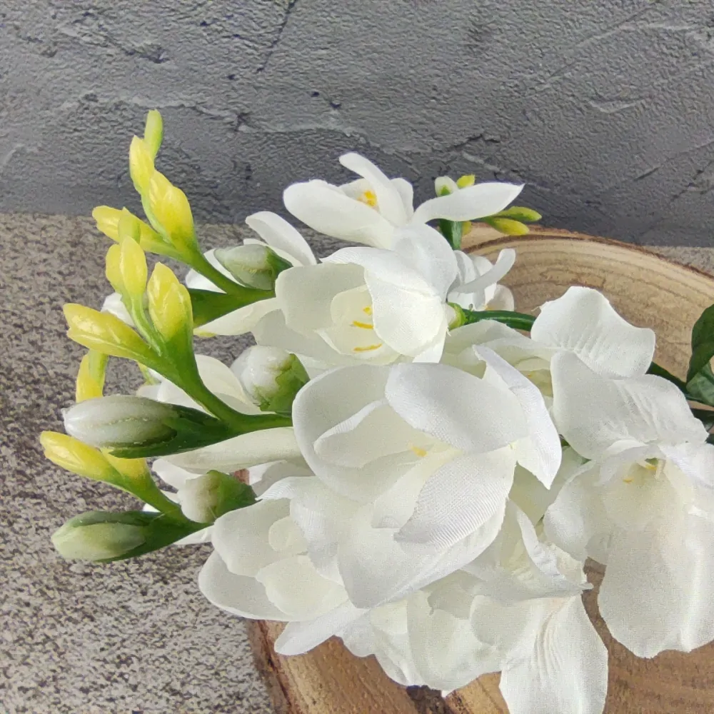 Umělé frézie bílé- svazek 6 ks, 48 cm