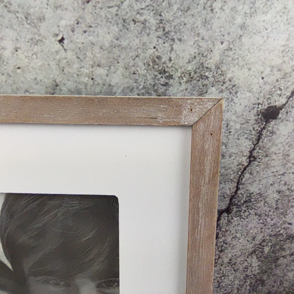 Dřevěný fotorámeček Home 22x17 cm