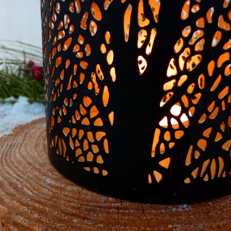 Moderní kovový svícen, válec- černý se zlatým vnitřkem, 10 cm