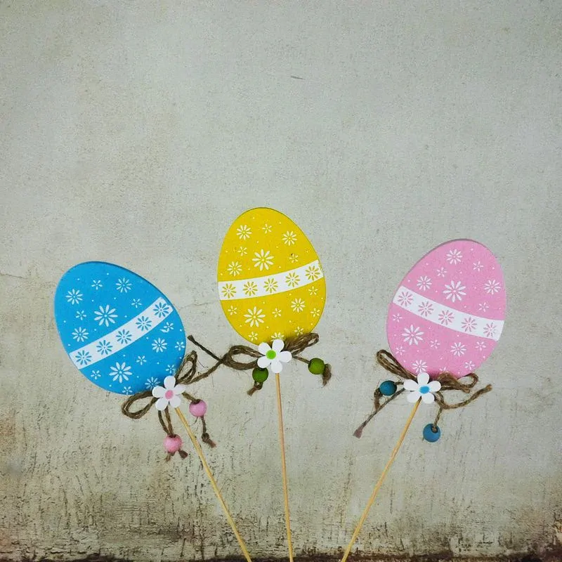 Velikonoční dřevěný zápich- vajíčko modré