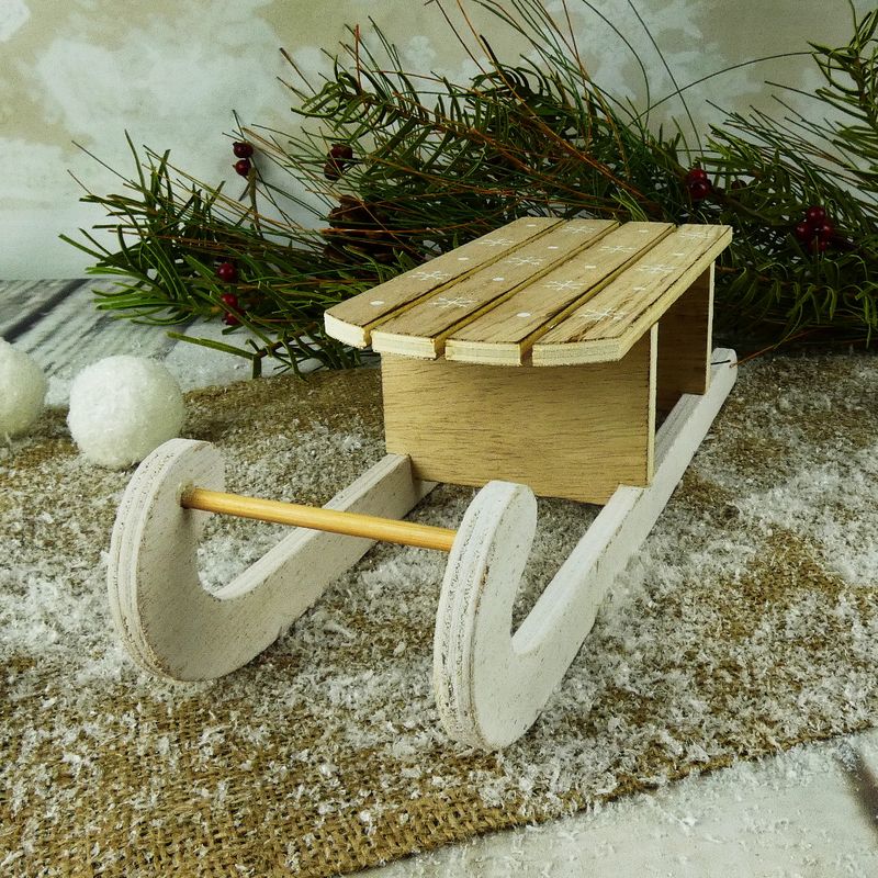Dřevěné dekorační sáňky s potiskem vloček- délka 30 cm
