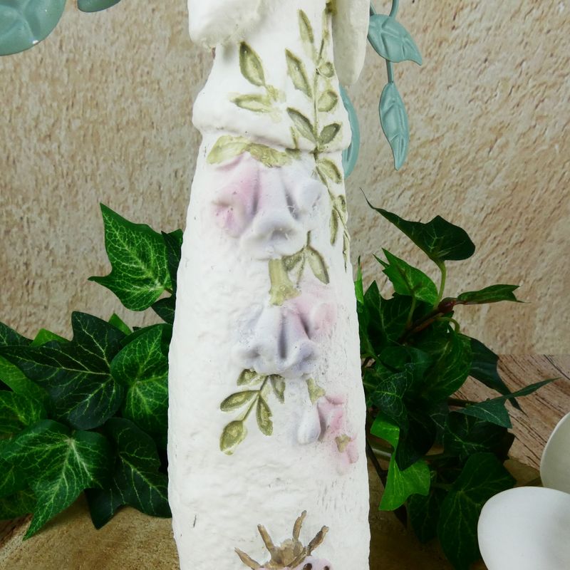 Víla s plechovými křídly držící ptáčka- 24 cm