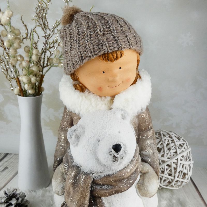 Vánoční figurka dítěte- velká holka v hnědém třpytivém kabátku s medvědem, 42 cm II. JAKOST