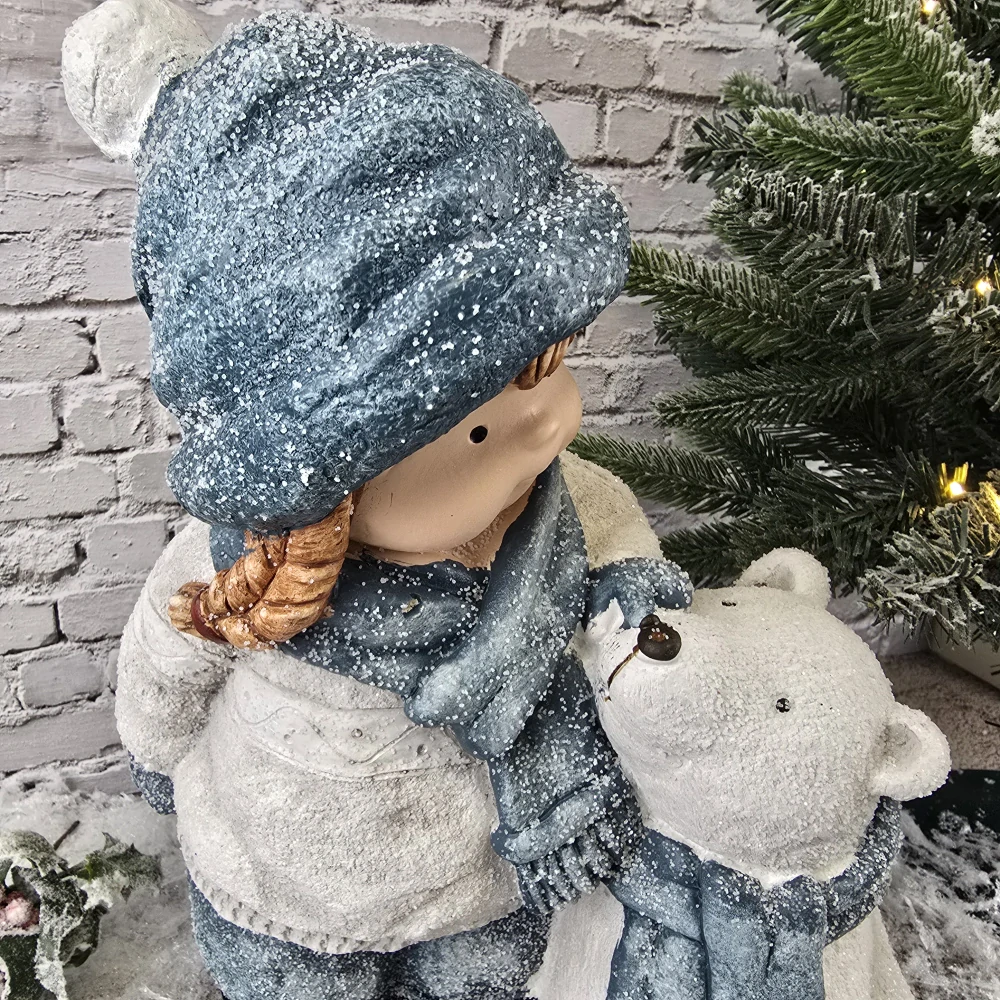 Figurka zimního dítěte- holka s medvídkem, 35 cm