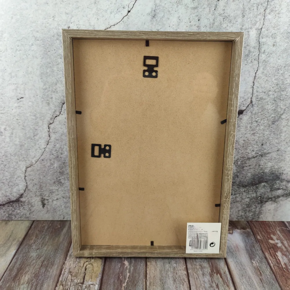 Dřevěný rámeček na fotografii- 32x23 cm