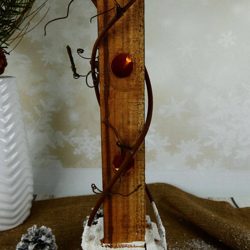Zimní dekorace- dřevěná pouliční lampa s LED osvětlením, 60 cm