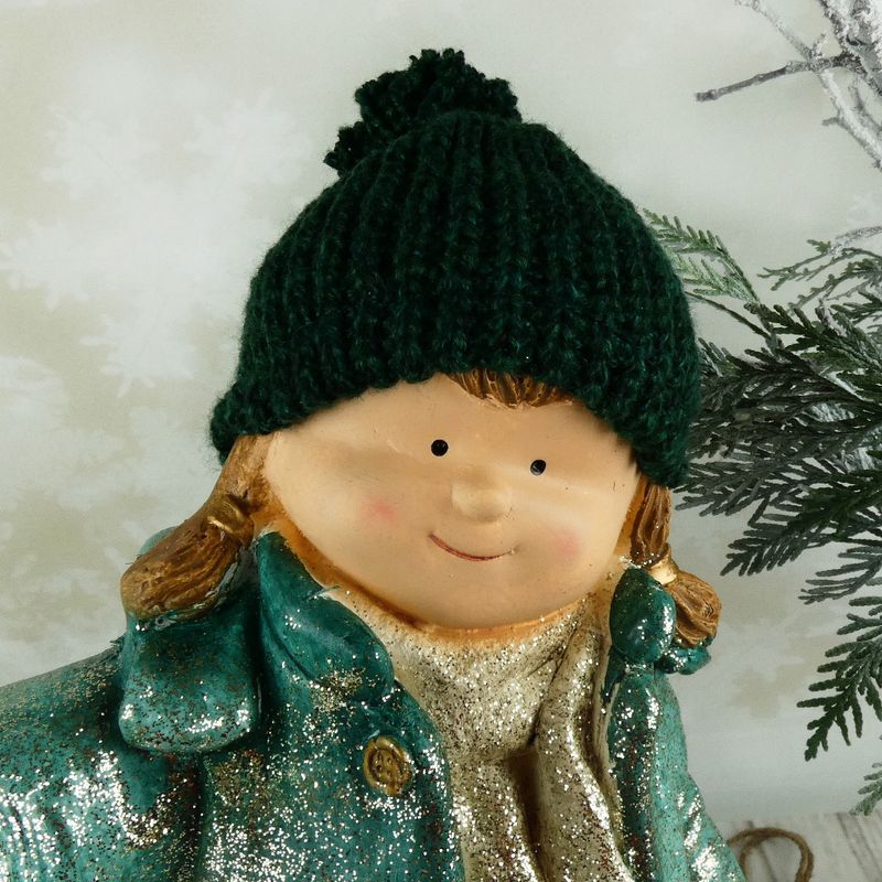 Vánoční figurka dítěte- velká holka v zeleném kabátku s lucernou, 48 cm