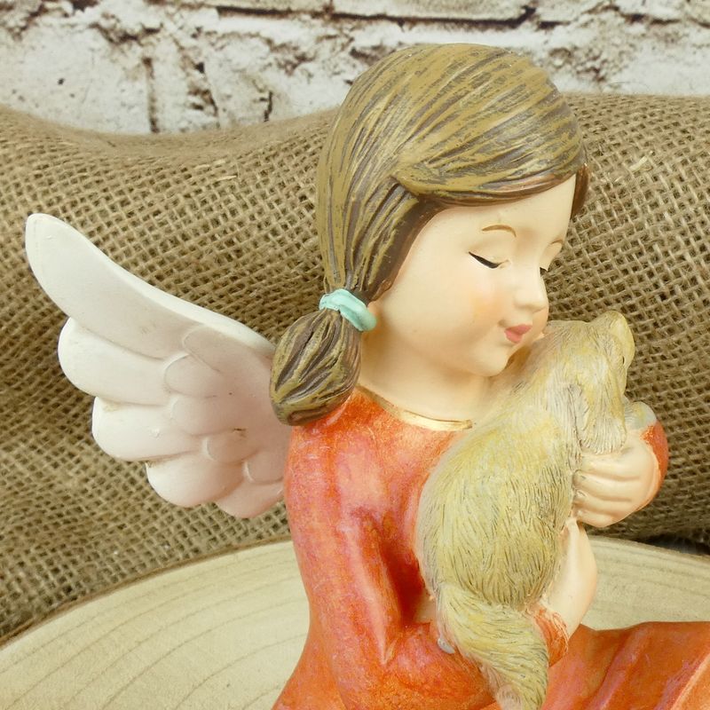 Figurka- sedící anděl v červených šatech s pejskem, 12 cm