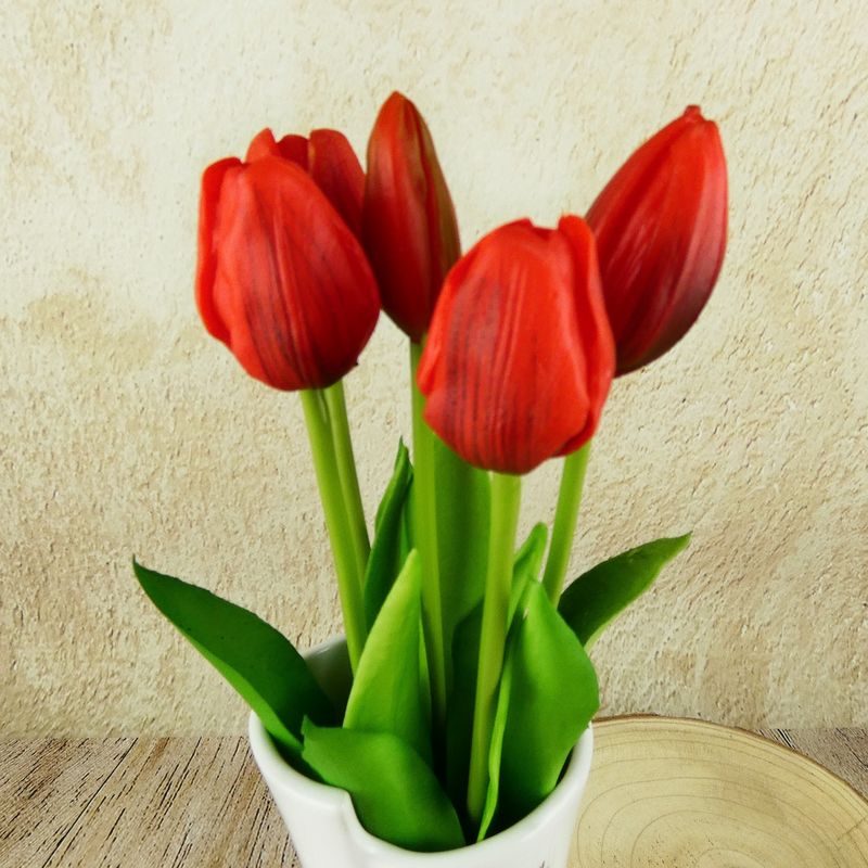 Umělé tulipány latexové- sytě červené, svazek 5 ks
