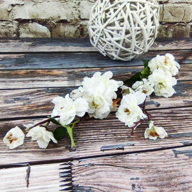 Umělá jabloňová větvička- bílá, 60 cm