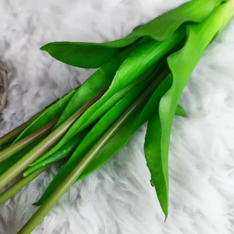 Umělé tulipány gumové (latexové) červené, 39 cm- svazek 5 ks