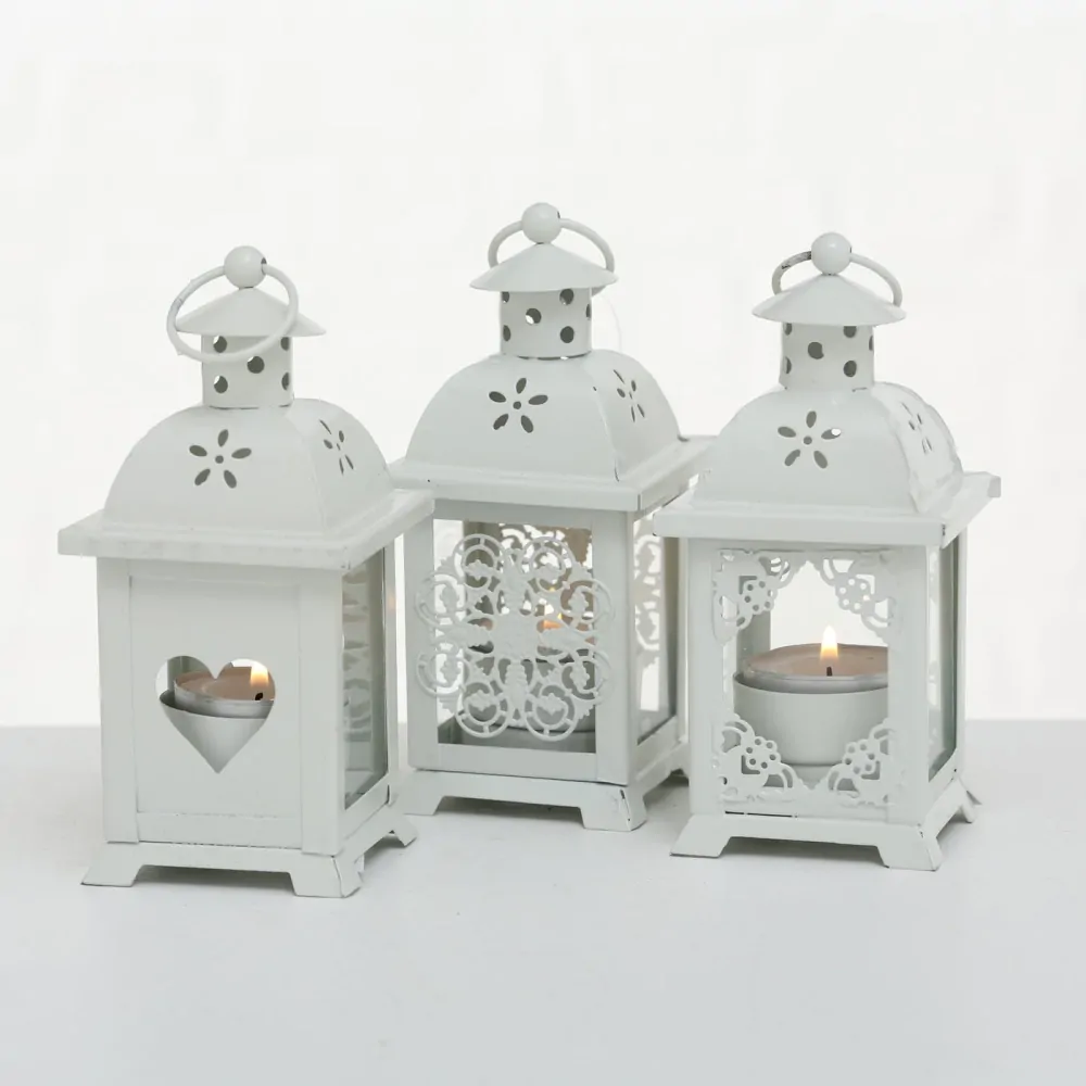 Malá plechová lucerna v bílé barvě- krajka, 14 cm