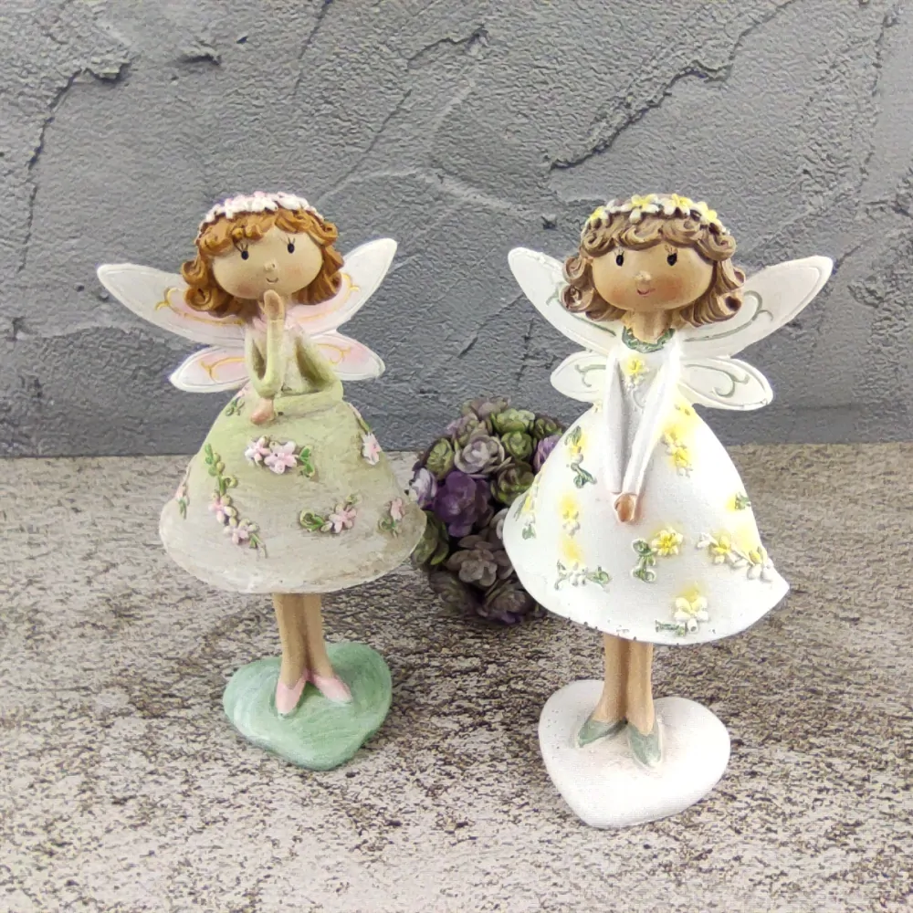 Stojící květinová víla v zelených šatech- 14 cm