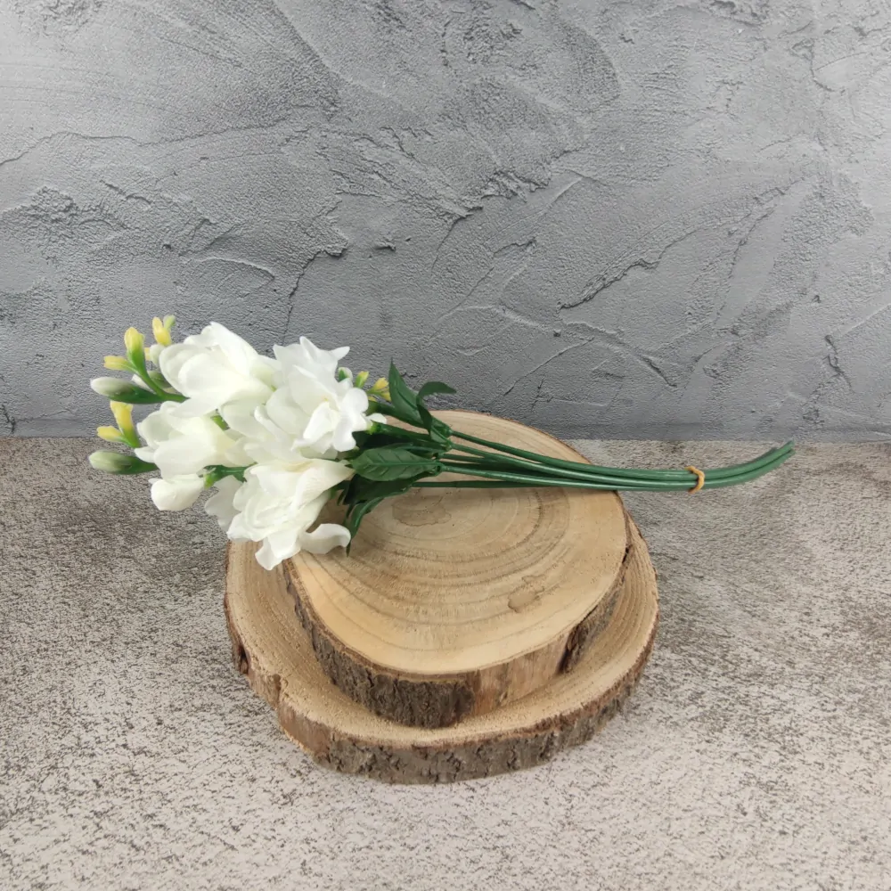 Umělé frézie bílé- svazek 6 ks, 48 cm