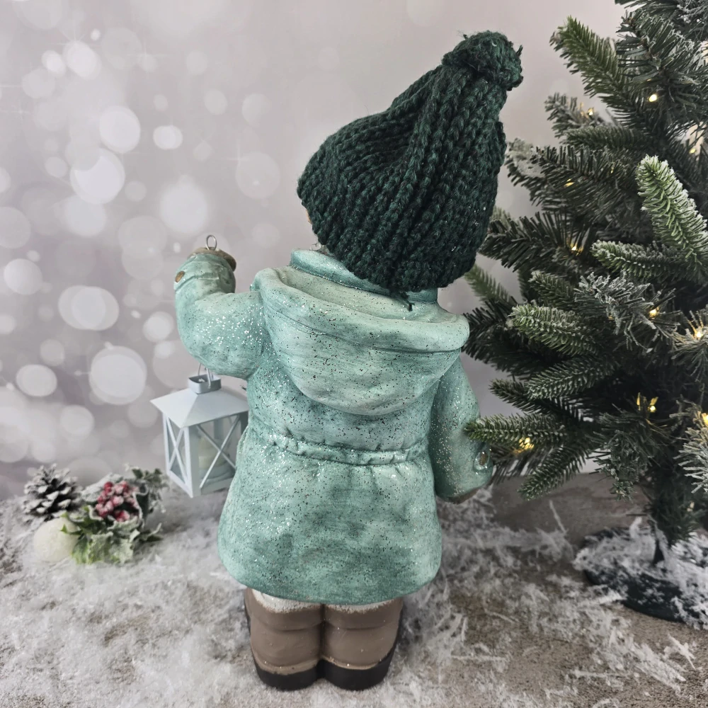 Vánoční figurka dítěte- holka v zeleném kabátku s lucernou- 38 cm