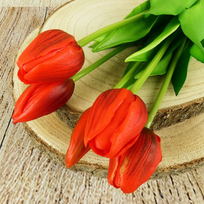 Umělé tulipány latexové- sytě červené, svazek 5 ks