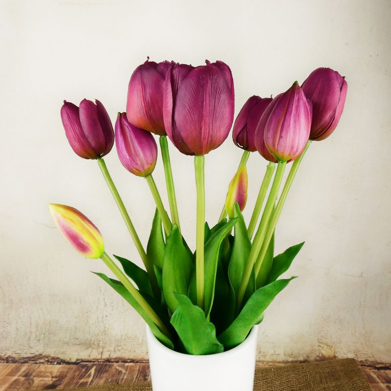 Umělé tulipány gumové- purpurové, svazek 5 ks