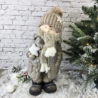 Vánoční figurka- zimní kluk v hnědém kabátku držící hvězdu- 45 cm II. JAKOST