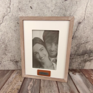 Dřevěný fotorámeček Home 22x17 cm