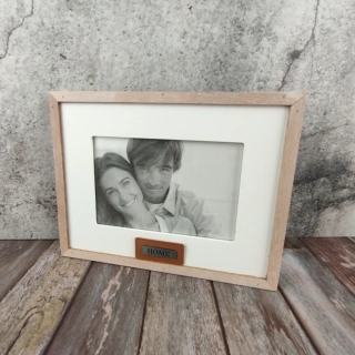 Dřevěný fotorámeček Home- 22x17 cm
